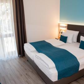 Hotel Kapuzinerhof,位于里斯河畔比伯拉赫的酒店