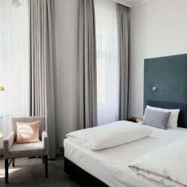 DOM Hotel LIMBURG,位于拉恩河畔林堡的酒店
