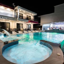 Aeonian Luxury Suites Asprovalta, Adults Only & Kids 12 Plus，位于艾斯普罗瓦塔的酒店