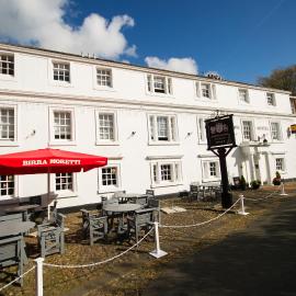 Crown Hotel Wetheral，位于卡莱尔的酒店