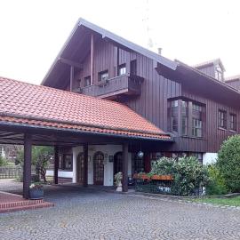Hotel Schrenkhof，位于安达赫治的酒店