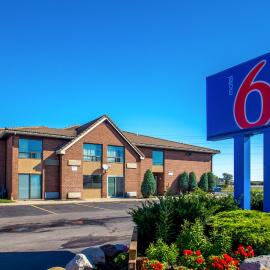Motel 6-Amherst, NY - Buffalo，位于阿默斯特的酒店