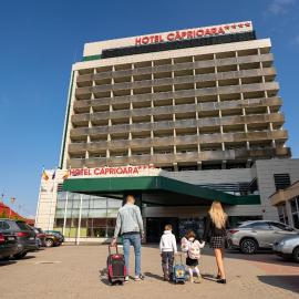Caprioara Spa&Wellness Resort，位于科瓦斯纳的酒店