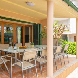 Els Pins -Port d'Alcudia-，位于阿尔库迪亚港的酒店