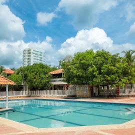 Hermosa Cabana con Piscina 3 Habitaciones MC21，位于Coveñitas的酒店
