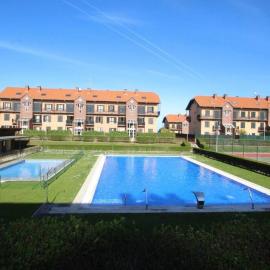 Apartamento con Vistas en Complejo Residencial，位于柯米拉斯的酒店