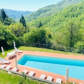 Agriturismo Montagna Verde Apella，位于Licciana Nardi的酒店