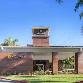 La Quinta by Wyndham Orange County Airport，位于圣安娜的酒店