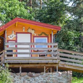 Stunning Home In Kana With Kitchen，位于Svelvik的酒店