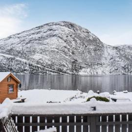 3 Bedroom Beautiful Home In Eikefjord，位于Eikefjord的酒店