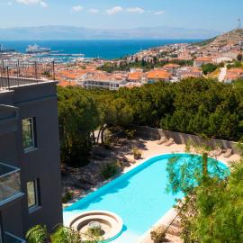 AEGEAN Apartments - CESME，位于切什梅的酒店