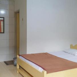 Hotel Jaya Kusuma near Candi Prambanan Mitra RedDoorz，位于普兰巴南的酒店