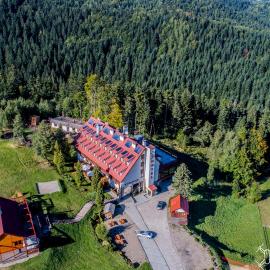 Ski Hotel，位于皮夫尼奇纳的酒店