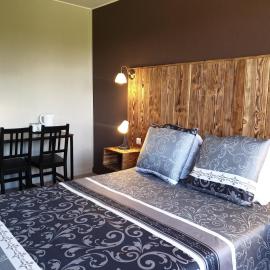 Auberge du Bois de l'étang - Motel les Tilleuls,位于Peyrat-le-Château的酒店