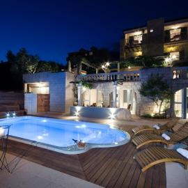 Villa Bougenvilia Tomas，位于图彻皮的酒店