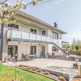 Nice Apartment In Körperichobersgegen With Wifi，位于Körperich的酒店