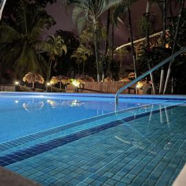 Perla Negra Beachfront，位于别霍港的酒店