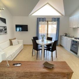 Branco Suites - Rooms & Holiday Apartments，位于圣玛丽亚的酒店