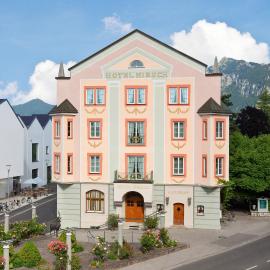 Hotel Hirsch，位于福森的酒店