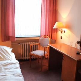 Hotel Niederée，位于巴特布雷希格的酒店