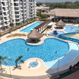 Espectacular apartamento en Condominio Peñazul con BBQ，位于里考尔特的酒店
