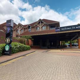 Village Hotel Swindon，位于史云顿的酒店