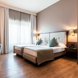 Mokinba Hotels King