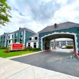 Ramada by Wyndham Anaheim Convention Center，位于安纳海姆的酒店