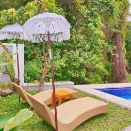 Coco Heaven Senggigi - 2 BR Private Villa with Private Pool，位于Lajor的酒店
