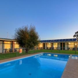 Junee Motor Inn，位于Junee的酒店