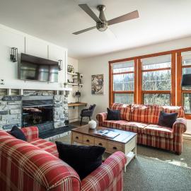 Le Serein Condo Tremblant Les-Eaux，位于蒙特朗布朗的酒店