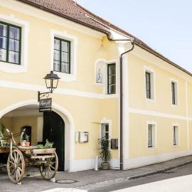 Kaiser's Hof，位于Strass的酒店