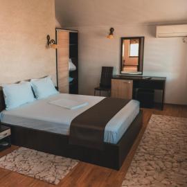 Delta Est Hotel & Restaurant，位于苏利纳的酒店