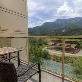 HOSTAL RIO ARA BELLOSTA by Vivere Stays，位于菲斯卡尔的酒店