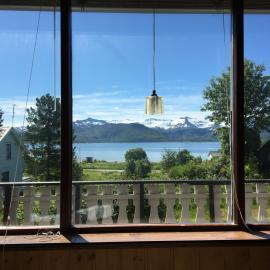Koselig hus med parkeringsplass