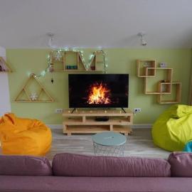 Cozy Attic Azuga，位于阿祖加的酒店