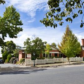 Beechworth Carriage Motor Inn，位于比奇沃斯的酒店