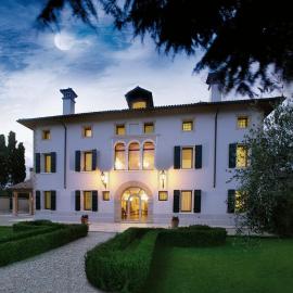 Villa Busta Hotel,位于蒙泰贝卢纳的酒店