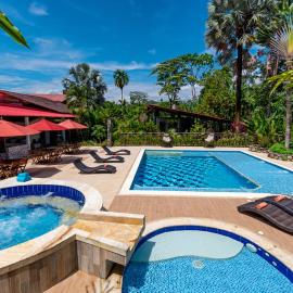 NQ Hotel Orinoquia，位于比亚维森西奥的酒店