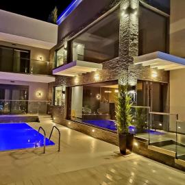 LUXSUITES，位于奥弗里安的酒店