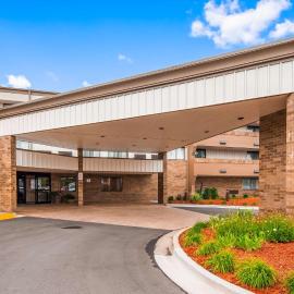 Best Western Warren Hotel，位于沃伦的酒店