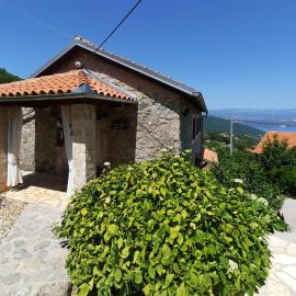 Beautiful Home In Lovran With Wifi，位于洛夫兰的酒店