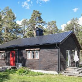 Holiday Home Hangvar Gullauser Lärbro，位于Lärbro的酒店