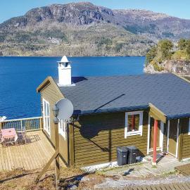 Lovely Home In Eikelandsosen With Sauna，位于Eikelandsosen的酒店