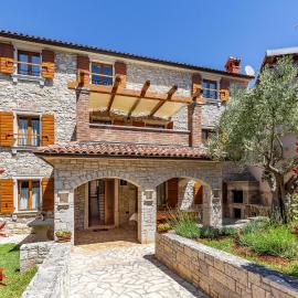 4 Bedroom Pet Friendly Home In Medulin