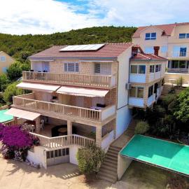 Apartmani Marelic - Sun Beach，位于扎瓦拉提卡的酒店