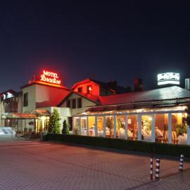 Paradise Torzym，位于托日姆的酒店