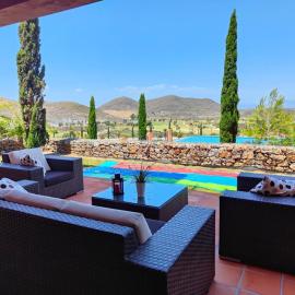 Golf & Spa resort with new big luxery appartement，位于洛尔卡的酒店