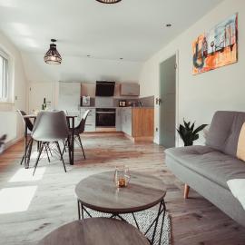 Exklusive Ferienwohnung an der Mosel - Top Ausstattung - Dachterrasse - E-Ladestation - Netflix，位于森海姆的酒店