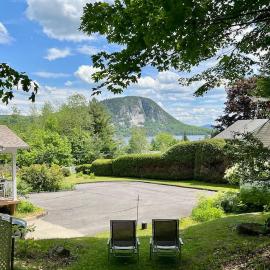 Newly Renovated villa with magnificent views，位于科蒂库克的酒店